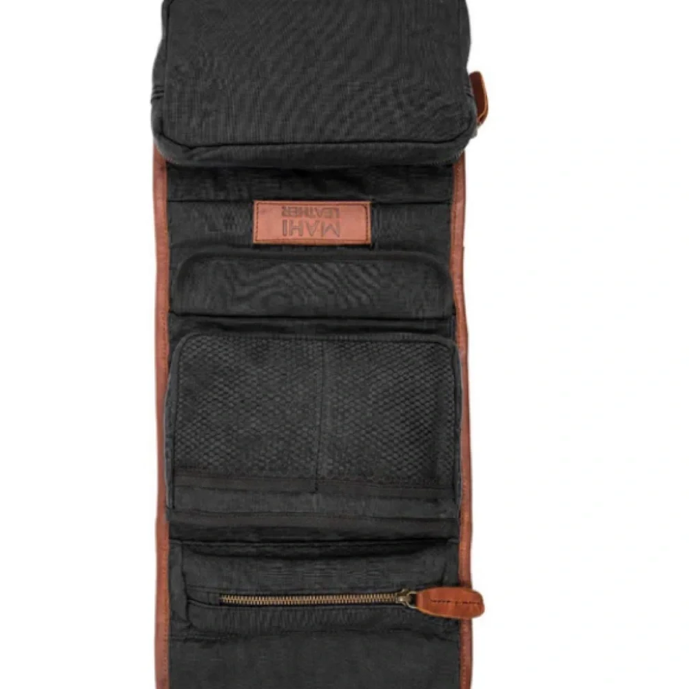 MAHI Leather Harvard Hanging Wash Bag